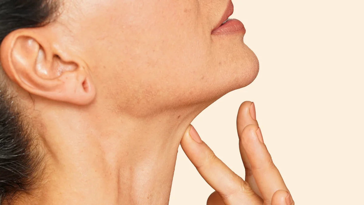 The neck and décolletage